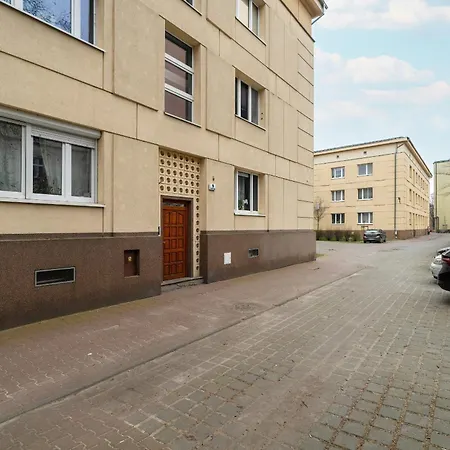 Cosy Studio In The Centre Of With Balcony By Renters شقة *