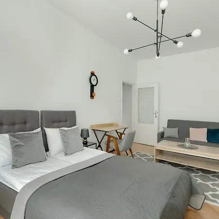 Cosy Studio In The Centre Of With Balcony By Renters Apartment Poznan