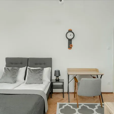 Cosy Studio In The Centre Of With Balcony By Renters Apartment Poznan
