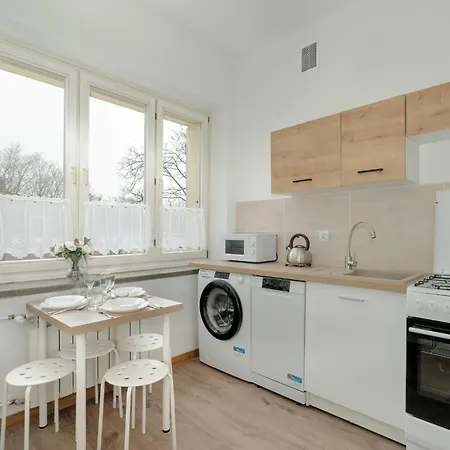 Cosy Studio In The Centre Of With Balcony By Renters Apartment *